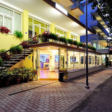 Hotel Samoa Ріміні Екстер'єр фото