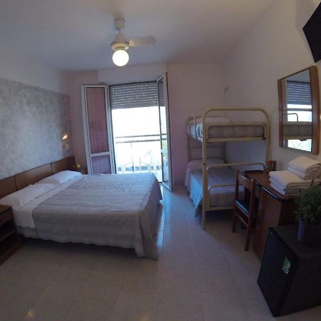 Hotel Samoa Ріміні Екстер'єр фото