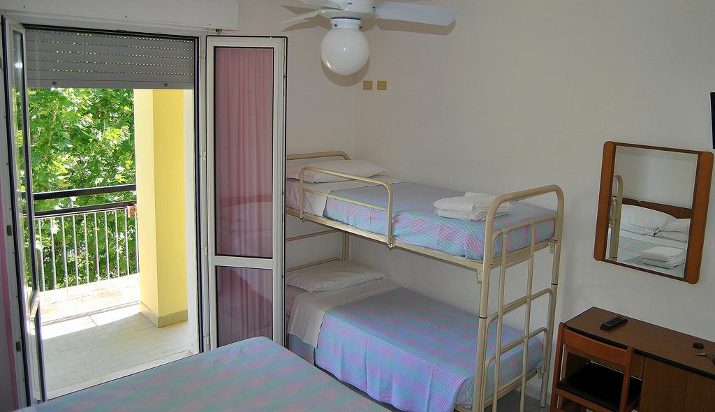 Hotel Samoa Ріміні Екстер'єр фото
