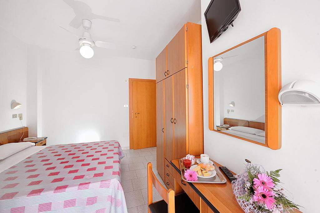 Hotel Samoa Ріміні Екстер'єр фото