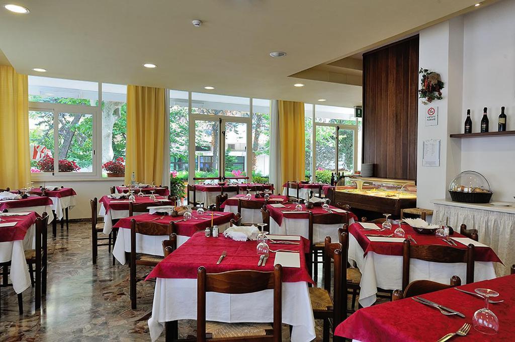 Hotel Samoa Ріміні Екстер'єр фото