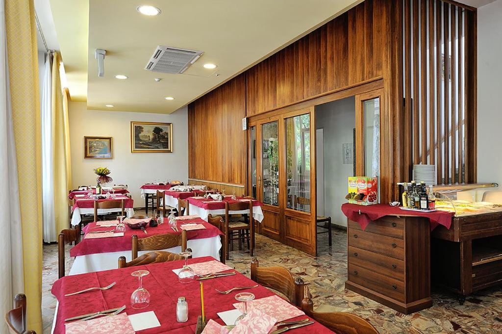 Hotel Samoa Ріміні Екстер'єр фото